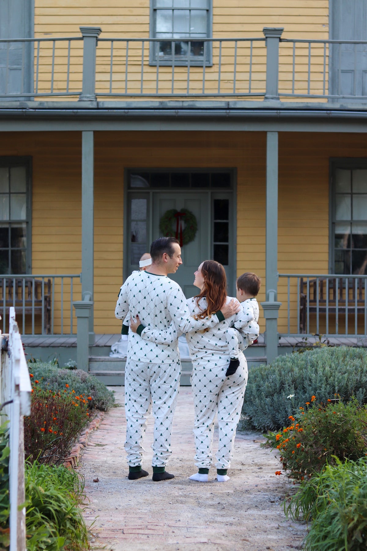 Cozy Evergreen Women Set